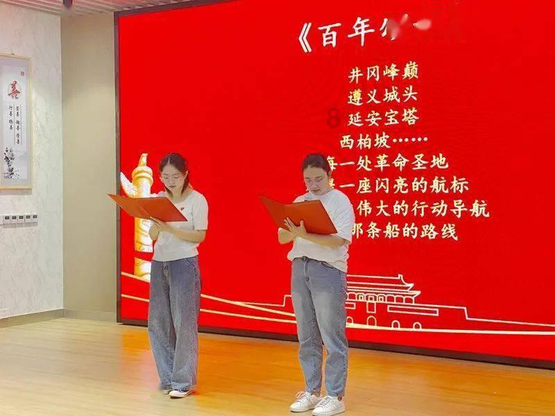 学生1天10块钱在食堂吃饭够吗？游戏画面